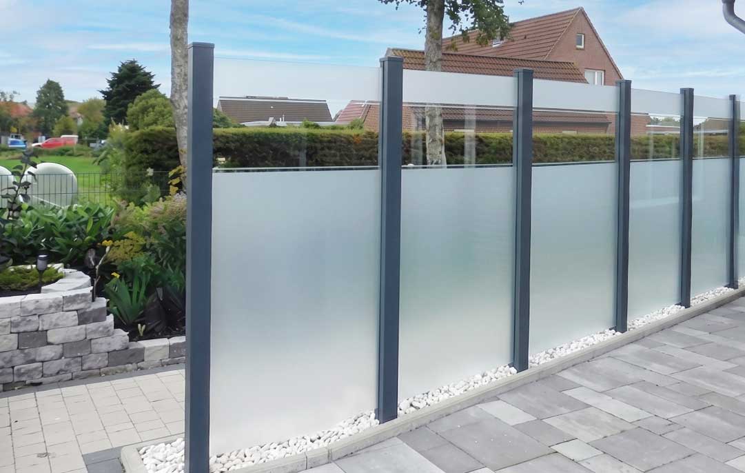 Sichtschutz aus Glas / Glaszaun